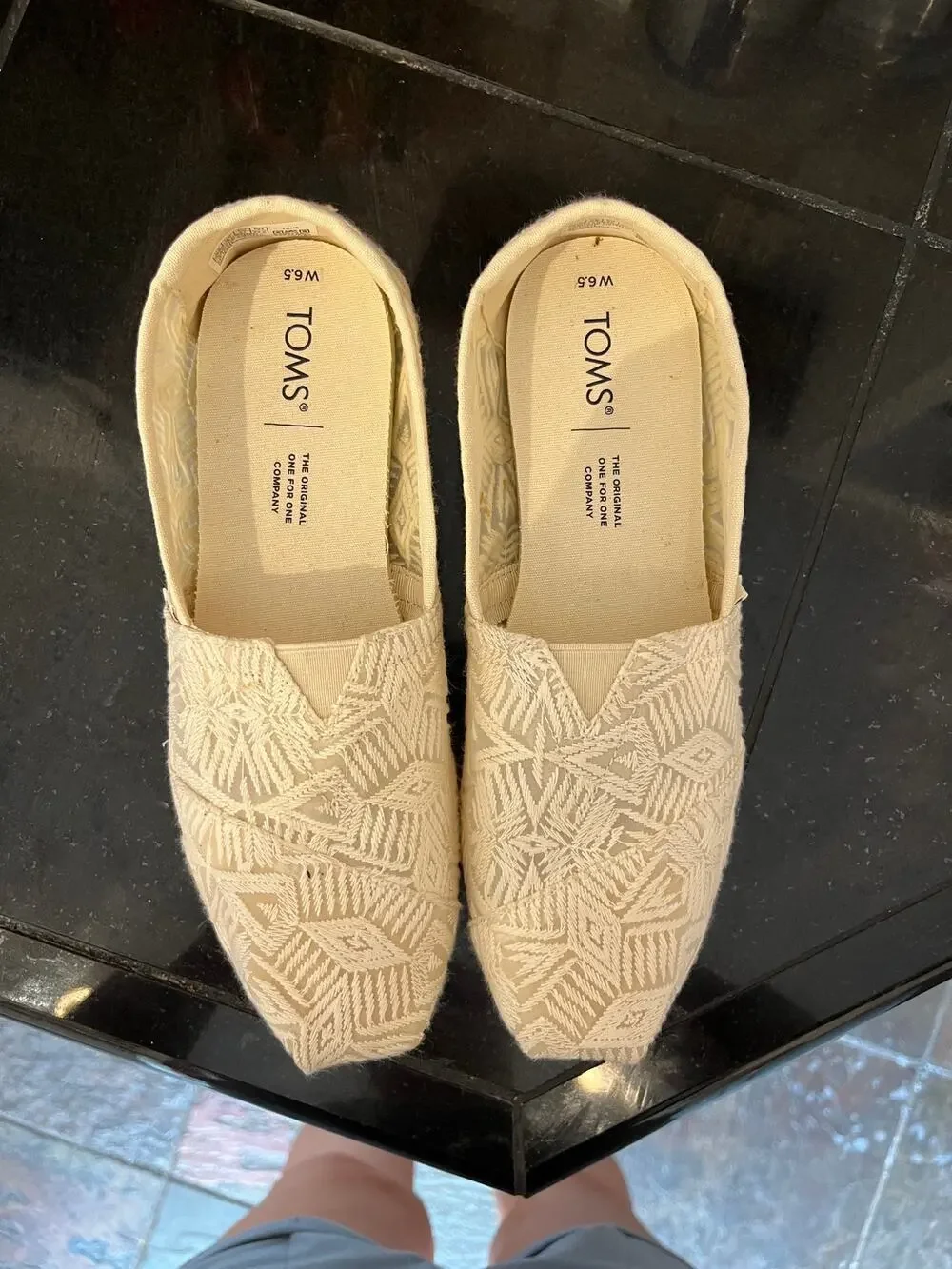 TOMS Women’s Aztec Print Alpargata Slip On size 6.5
